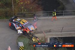 WRC: Un accident suferit de Thierry Neuville a dus la anularea unei probe speciale din Raliul Europei Centrale WRC: Un accident suferit de Thierry Neuville a dus la anularea unei probe speciale din Raliul Europei Centrale